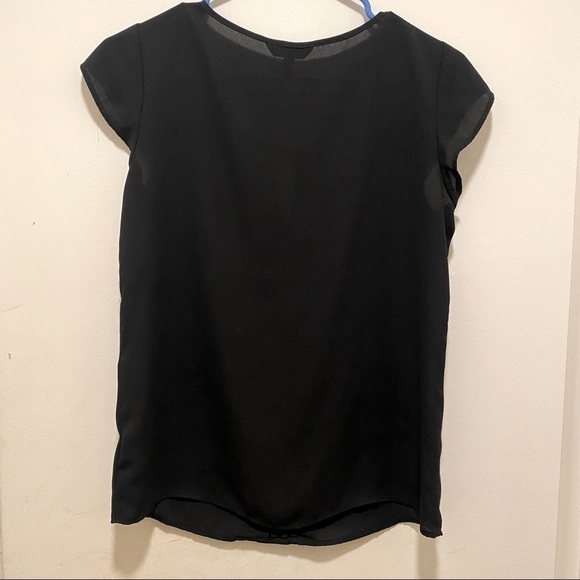 EXPRESS SHORT SLEEVE PLEATED KEYHOLE BLOUSE BLACK XS - Picture 3 of 3